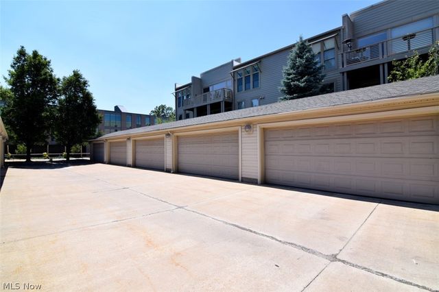 2079 Random Road 102, Cleveland, OH 44106