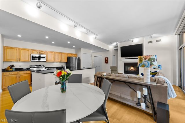 2079 Random Road 102, Cleveland, OH 44106