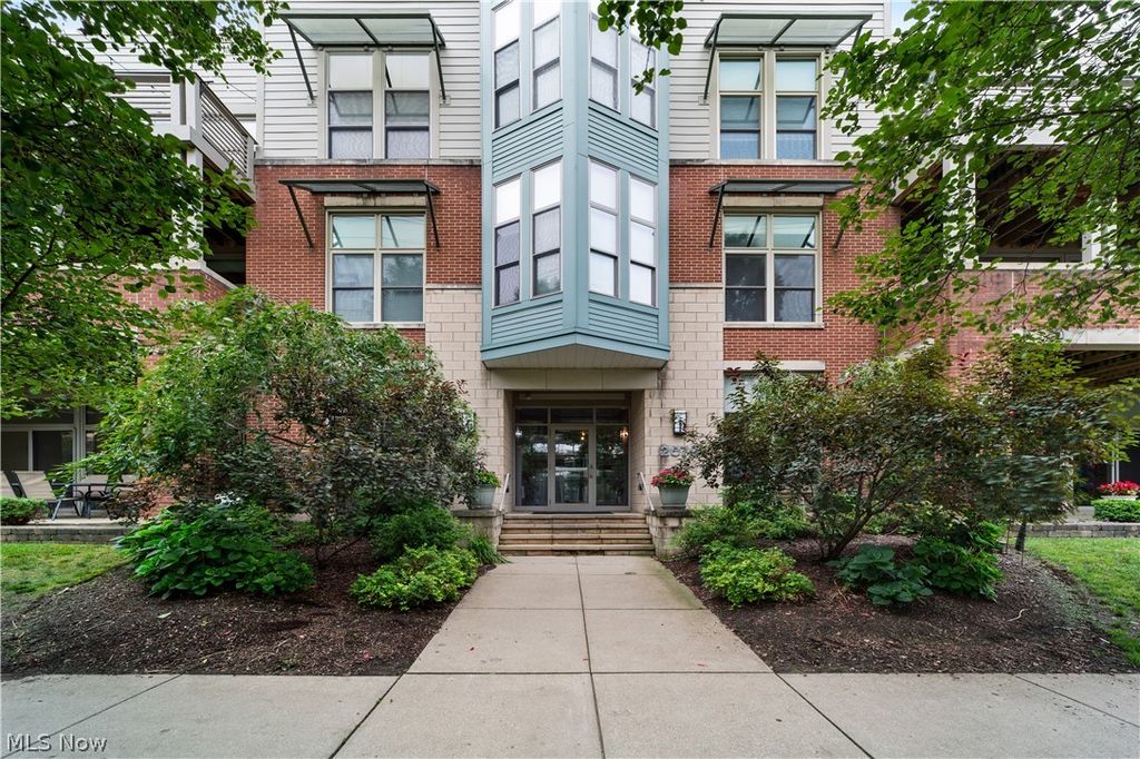 2079 Random Road 102, Cleveland, OH 44106