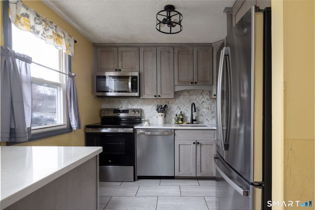 89 Nicholas Drive 89, Bristol, CT 06010