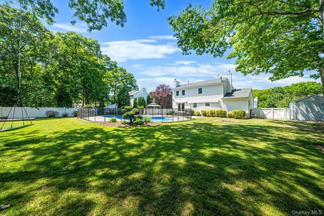 14 Gaetano Lane, Coram, NY 11727