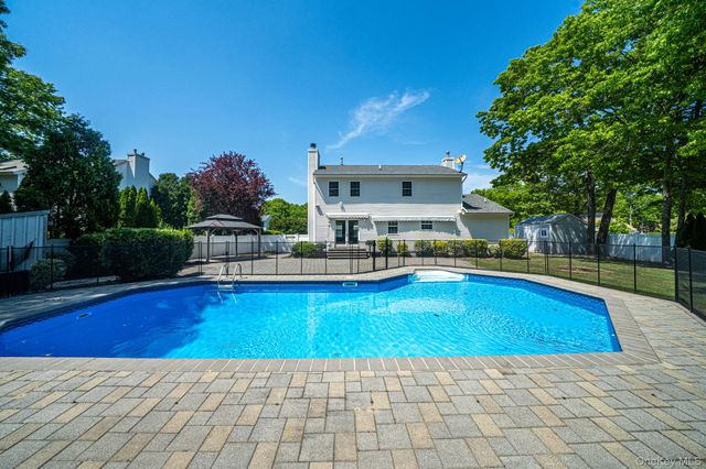 14 Gaetano Lane, Coram, NY 11727