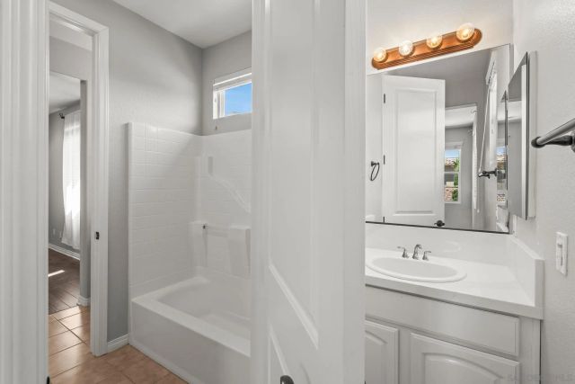 983 Wild Iris Court, San Marcos, CA 92078