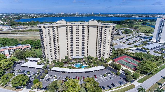 2480 Presidential Way 1901, West Palm Beach, FL 33401