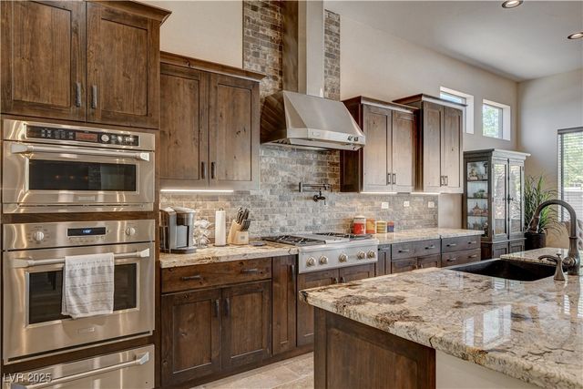 5025 North Chieftain Street, Las Vegas, NV 89149