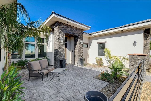 5025 North Chieftain Street, Las Vegas, NV 89149