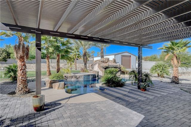 5025 North Chieftain Street, Las Vegas, NV 89149