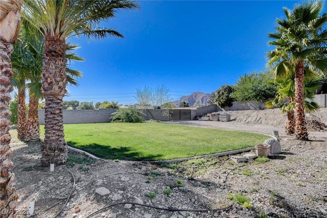 5025 North Chieftain Street, Las Vegas, NV 89149