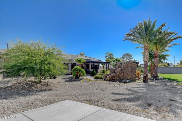 5025 North Chieftain Street, Las Vegas, NV 89149