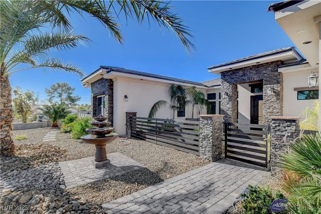 5025 North Chieftain Street, Las Vegas, NV 89149