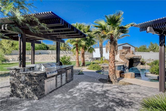 5025 North Chieftain Street, Las Vegas, NV 89149