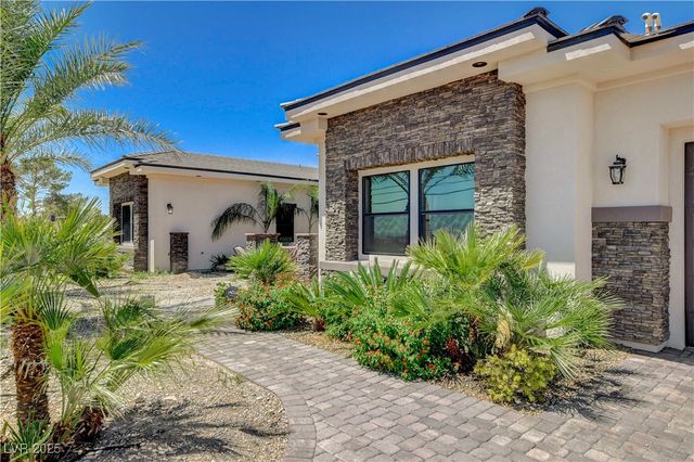 5025 North Chieftain Street, Las Vegas, NV 89149