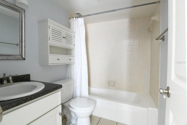 507 NW 39TH ROAD 215, Gainesville, FL 32607