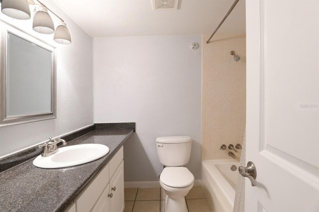 507 NW 39TH ROAD 215, Gainesville, FL 32607