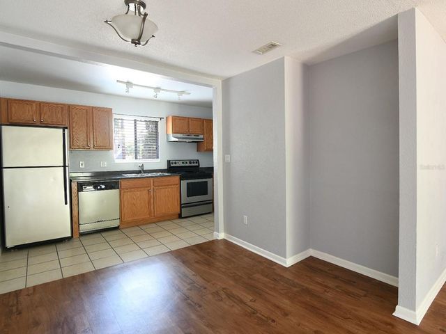 507 NW 39TH ROAD 215, Gainesville, FL 32607