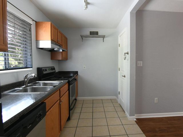 507 NW 39TH ROAD 215, Gainesville, FL 32607