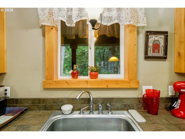 1251 TIMBERLAKE Dr, Rockaway Beach, OR 97136