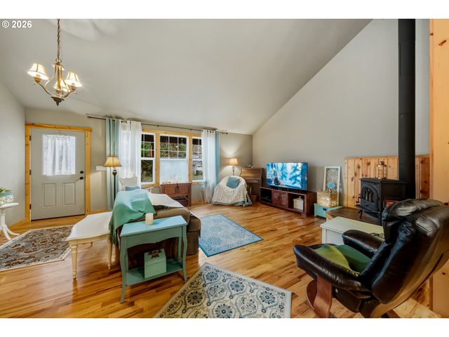 1251 TIMBERLAKE Dr, Rockaway Beach, OR 97136