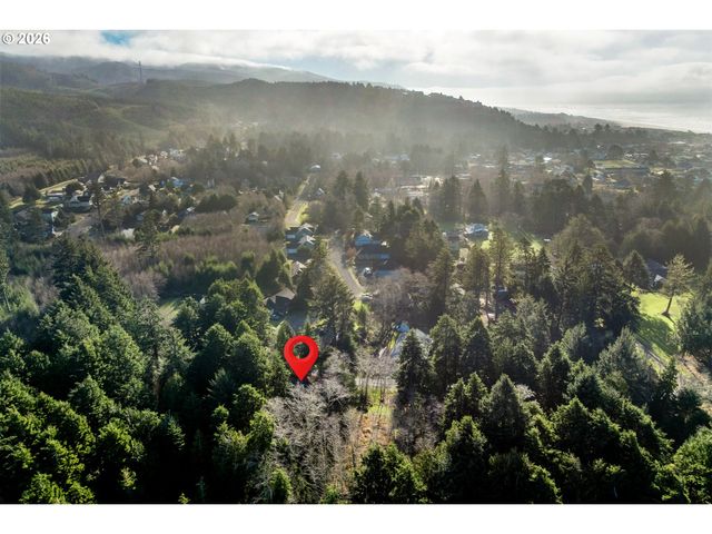 1251 TIMBERLAKE Dr, Rockaway Beach, OR 97136