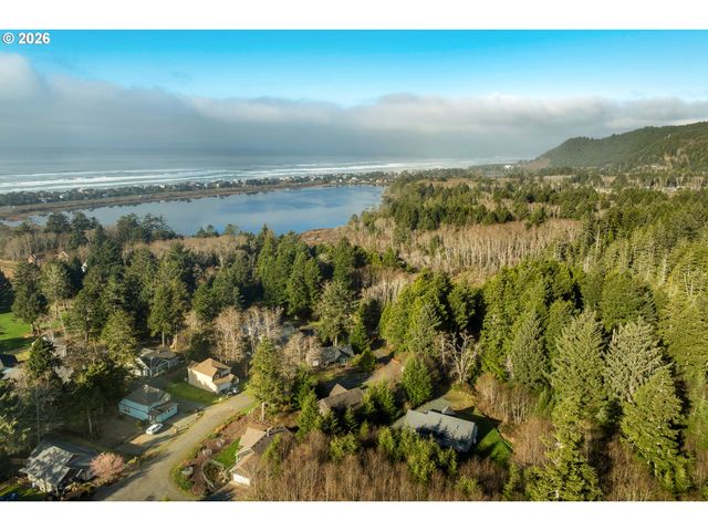 1251 TIMBERLAKE Dr, Rockaway Beach, OR 97136