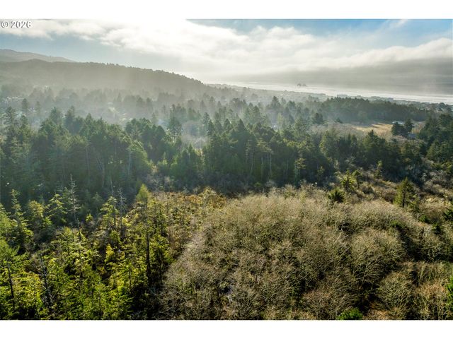 1251 TIMBERLAKE Dr, Rockaway Beach, OR 97136