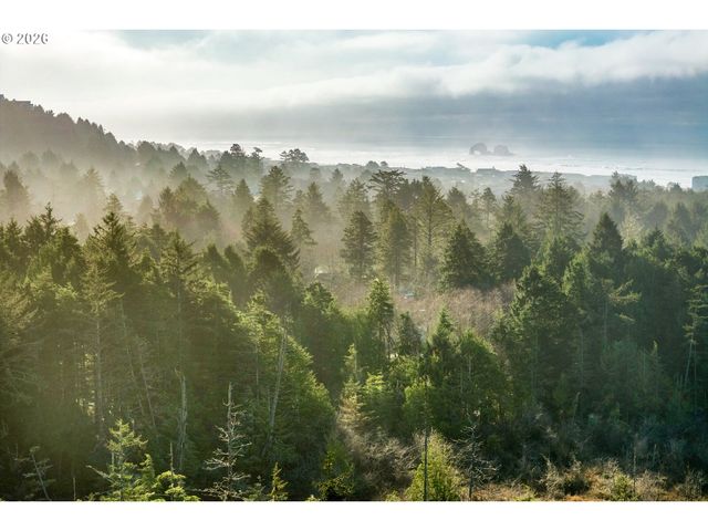 1251 TIMBERLAKE Dr, Rockaway Beach, OR 97136