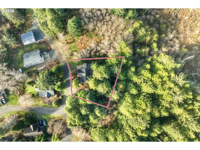 1251 TIMBERLAKE Dr, Rockaway Beach, OR 97136