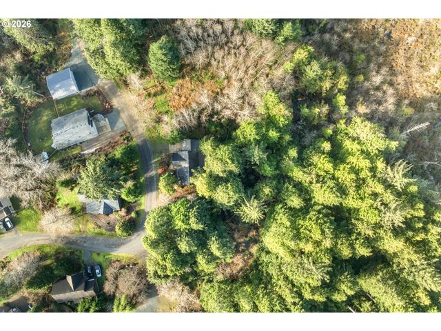 1251 TIMBERLAKE Dr, Rockaway Beach, OR 97136