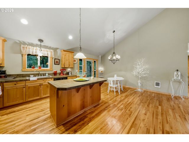 1251 TIMBERLAKE Dr, Rockaway Beach, OR 97136