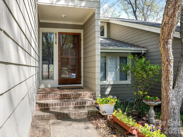6516 Bentridge Drive, Charlotte, NC 28226