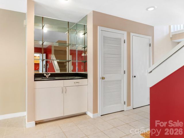 6516 Bentridge Drive, Charlotte, NC 28226