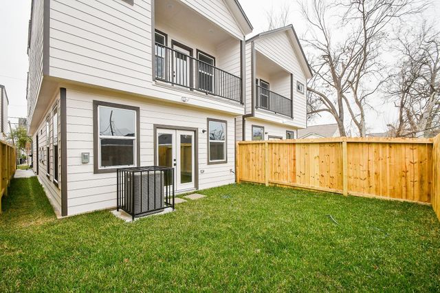 4911 Nichols Street, Houston, TX 77020