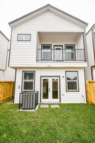 4911 Nichols Street, Houston, TX 77020