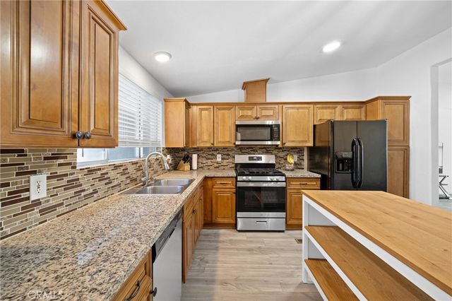 28025 Dakota, Menifee, CA 92587