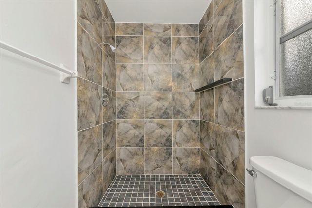 426 PINEVIEW DRIVE, Venice, FL 34293