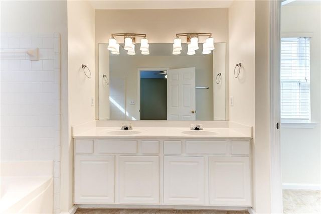 4028 Oak Glenn Drive, Duluth, GA 30096