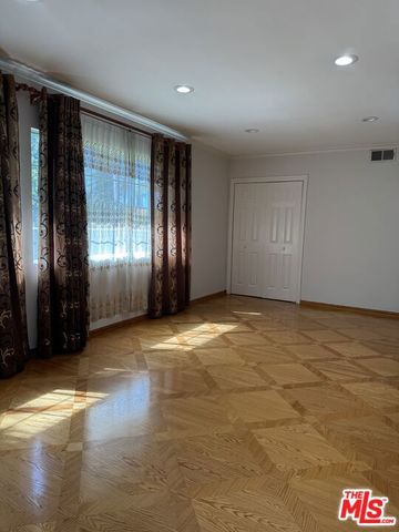 5412 Hazeltine Avenue, Sherman Oaks, CA 91401