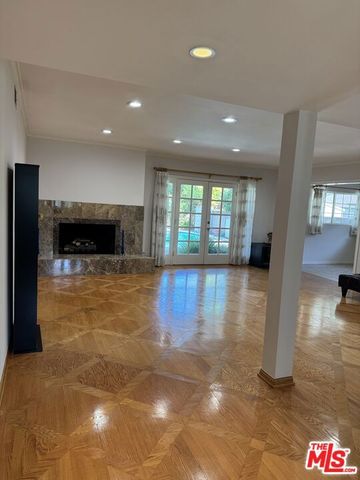 5412 Hazeltine Avenue, Sherman Oaks, CA 91401