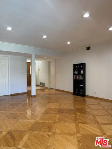 5412 Hazeltine Avenue, Sherman Oaks, CA 91401