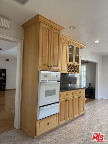 5412 Hazeltine Avenue, Sherman Oaks, CA 91401