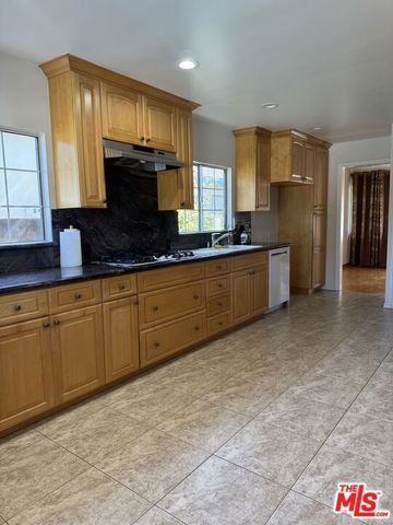 5412 Hazeltine Avenue, Sherman Oaks, CA 91401