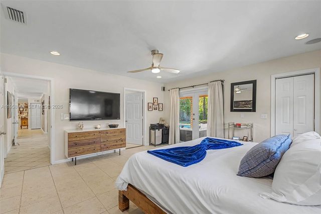 7950 SW 161st St, Palmetto Bay, FL 33157