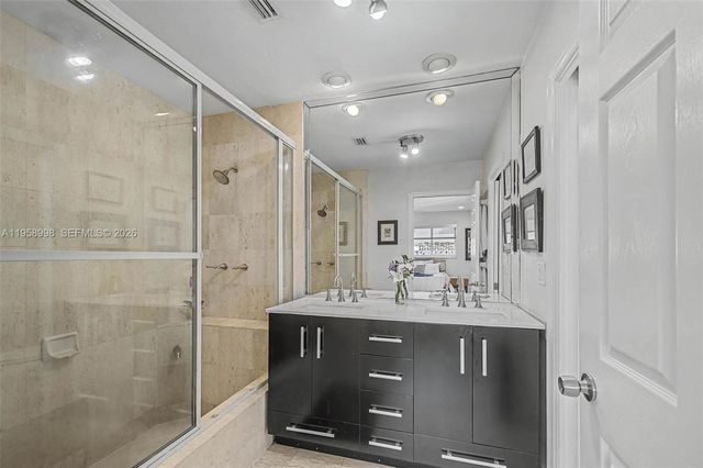 7950 SW 161st St, Palmetto Bay, FL 33157