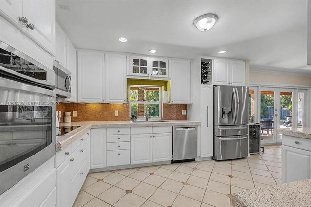 7950 SW 161st St, Palmetto Bay, FL 33157