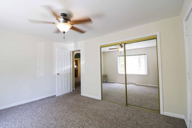 6325 Kentucky Place, Merrillville, IN 46410