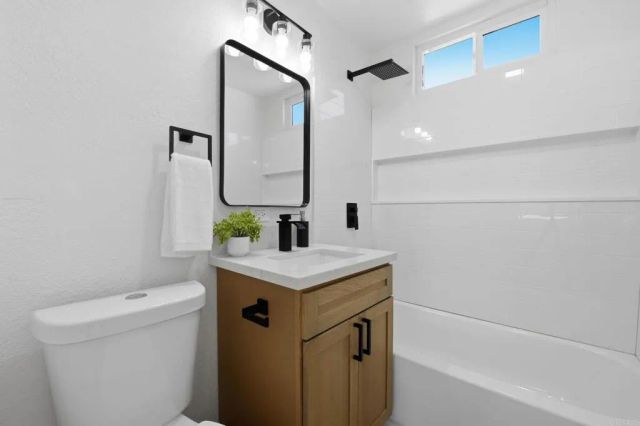 1211 9th St, Imperial Beach, CA 91932