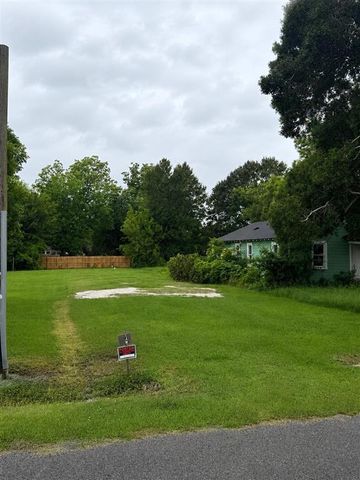 304 S Stockwell Avenue, Iowa, LA 70647