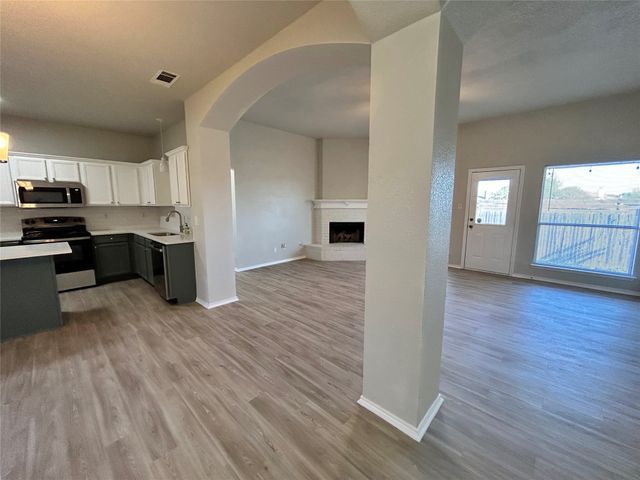 928 Carlin Lane, Burleson, TX 76028