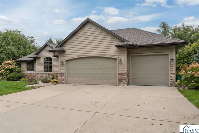 44229 Willow Road, St. Peter, MN 56082