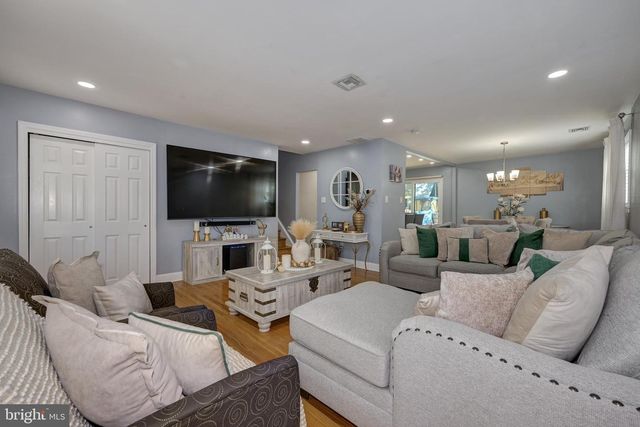 405 KENNEBEC RD, Cherry Hill, NJ 08002